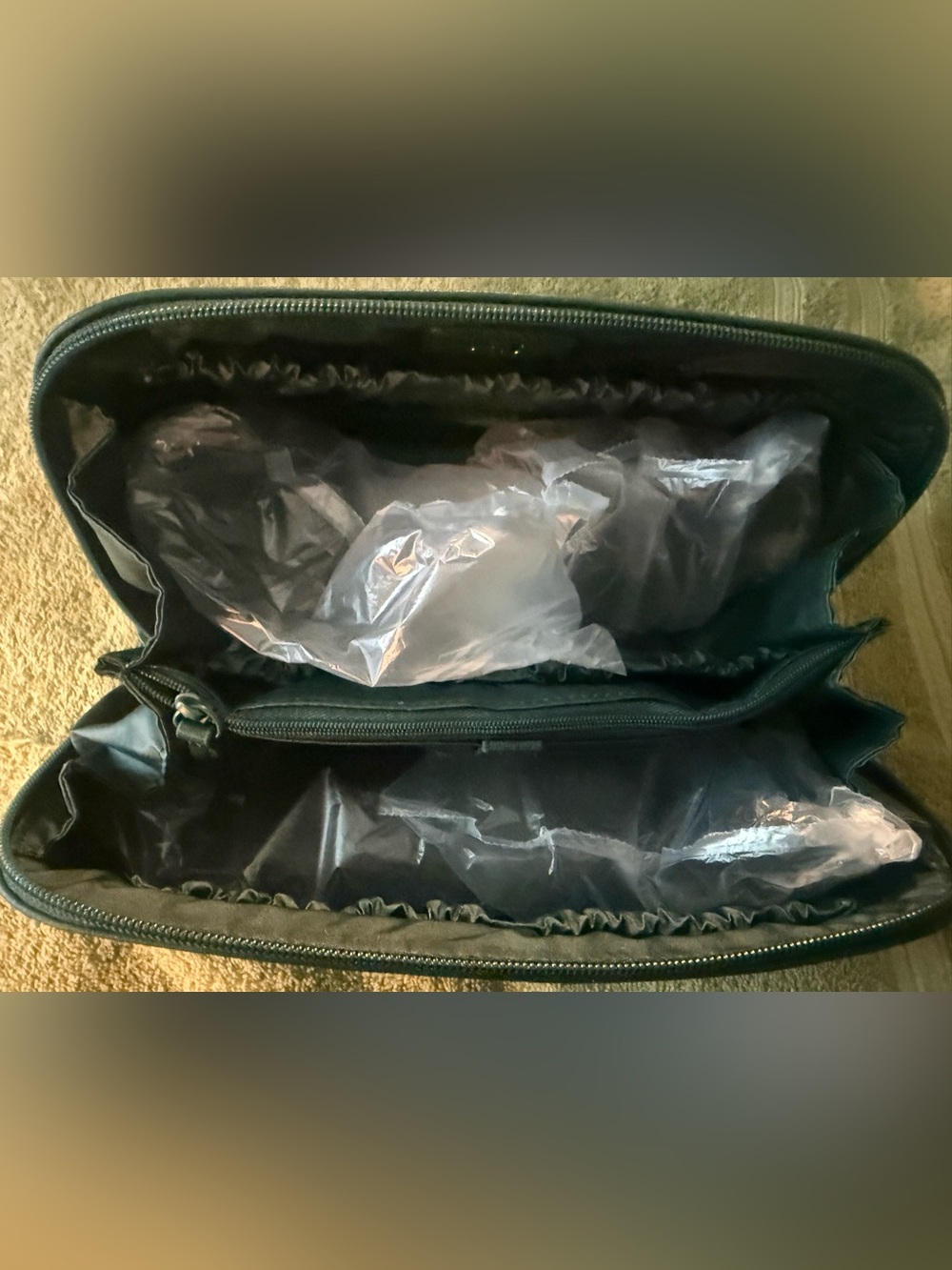 BEIS WICKED Toiletry Kit In Wicked Green. Brand New W/Original Packaging - Picture 6 of 12